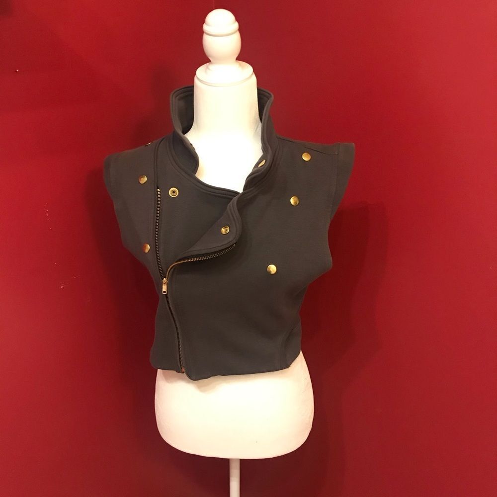 2/$12 Sale! Blake Standard Sleeveless Jacket Small